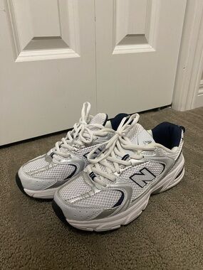 NEW BALANCE White & Navy Athletic Sneakers